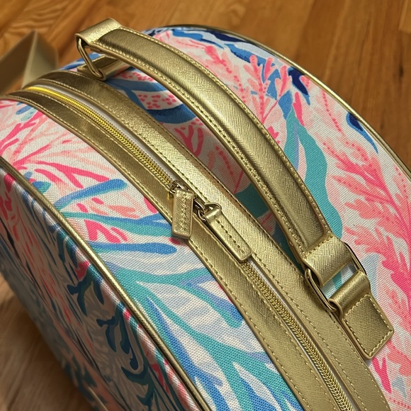 Round Lilly Pulitzer Bag - Picture 7 of 8